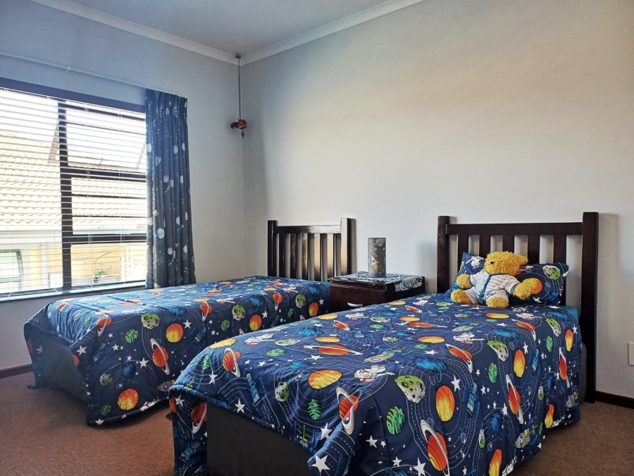 5 Bedroom Property for Sale in Fraaiuitsig Western Cape